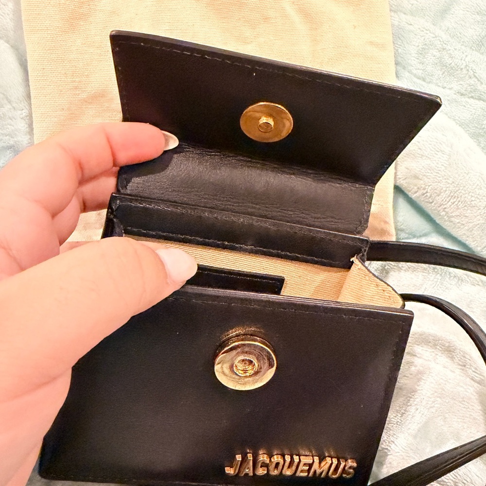Jacquemus Elegant Black Mini Bag - Picture 4 of 6